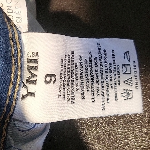 YMI WannaBettaButt Mid-Rise 2.5" Inseam Stretchy Denim Shorts Size 9 - Picture 6 of 11